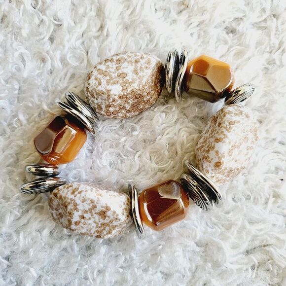 New in Package beautiful stretch lightweight bead bracelet - Picture 2 of 6